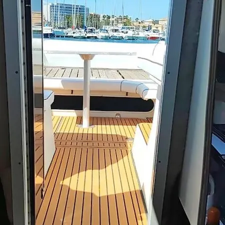 Virginia Bed And Boat بوتيل